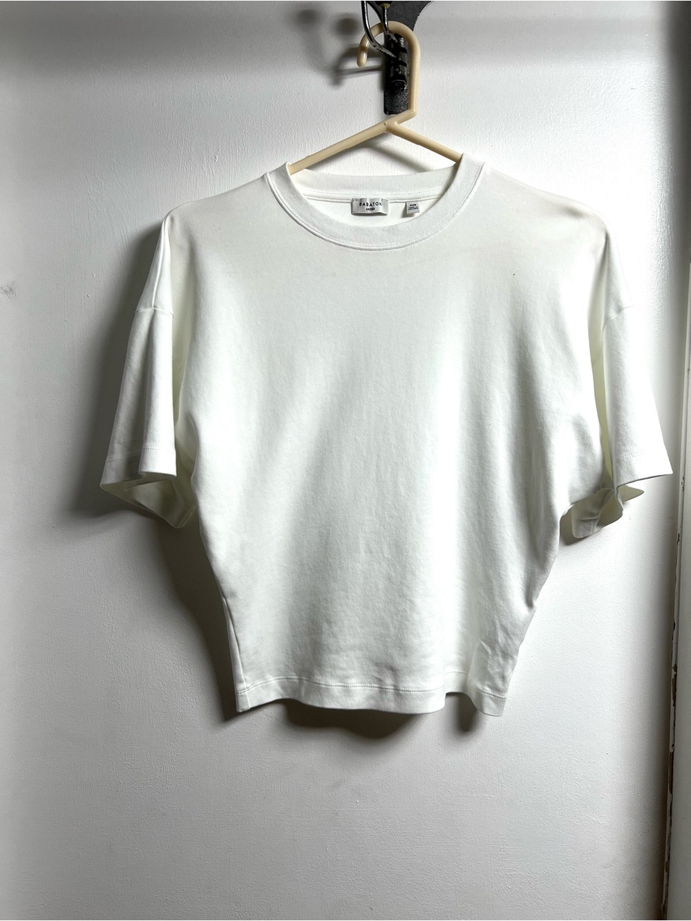 Aritzia White Cinched Waist Short-Sleeve Crew Tee Shirt